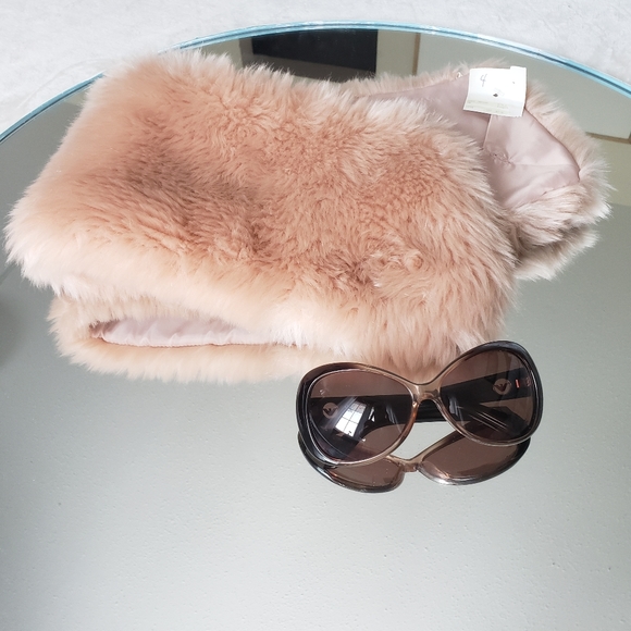 BNWT Faux Fur collar - Picture 6 of 6